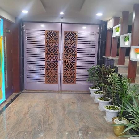 Hotel Sjr Varanasi Exteriör bild