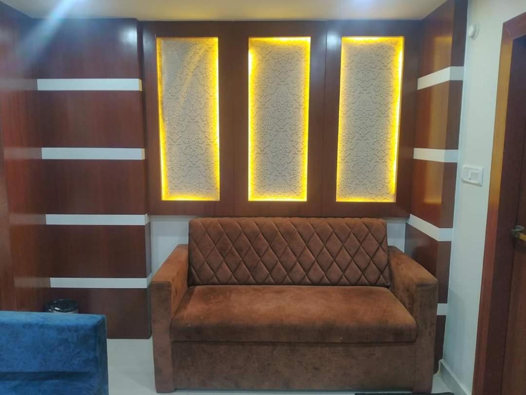 Hotel Sjr Varanasi Exteriör bild
